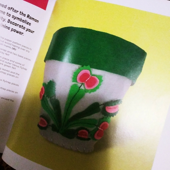 3 × Fun Feminist Arts & Crafts Books - 1 Low Price for the Lot! - Picture 6 of 16